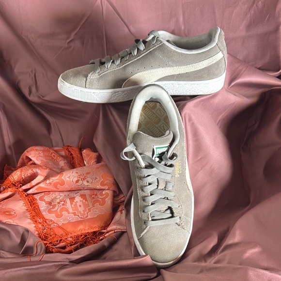 Puma Gray Suede Sneakers with Iconic Formstrip - Picture 6 of 10